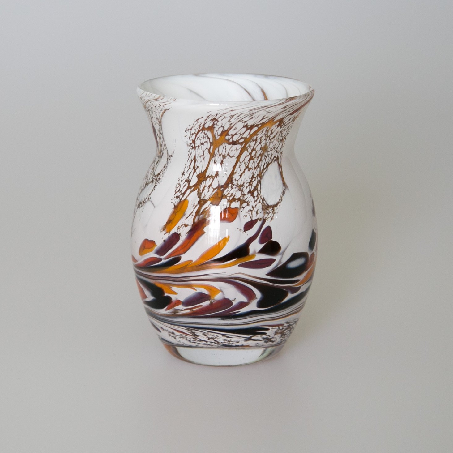 lauschaer-glas-vase-granulat-wei-h-13cm-mundgeblasen-handgeformt image 2