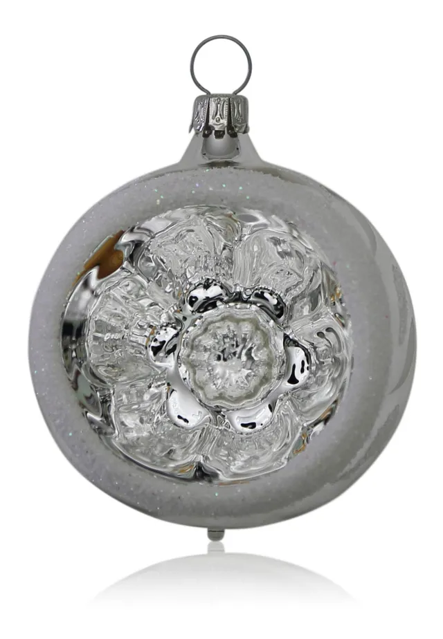 lauschaer-glas-christbaumkugeln-mit-einstich-silber-mit-dekor-4-st-ck-d-6-cm image 1