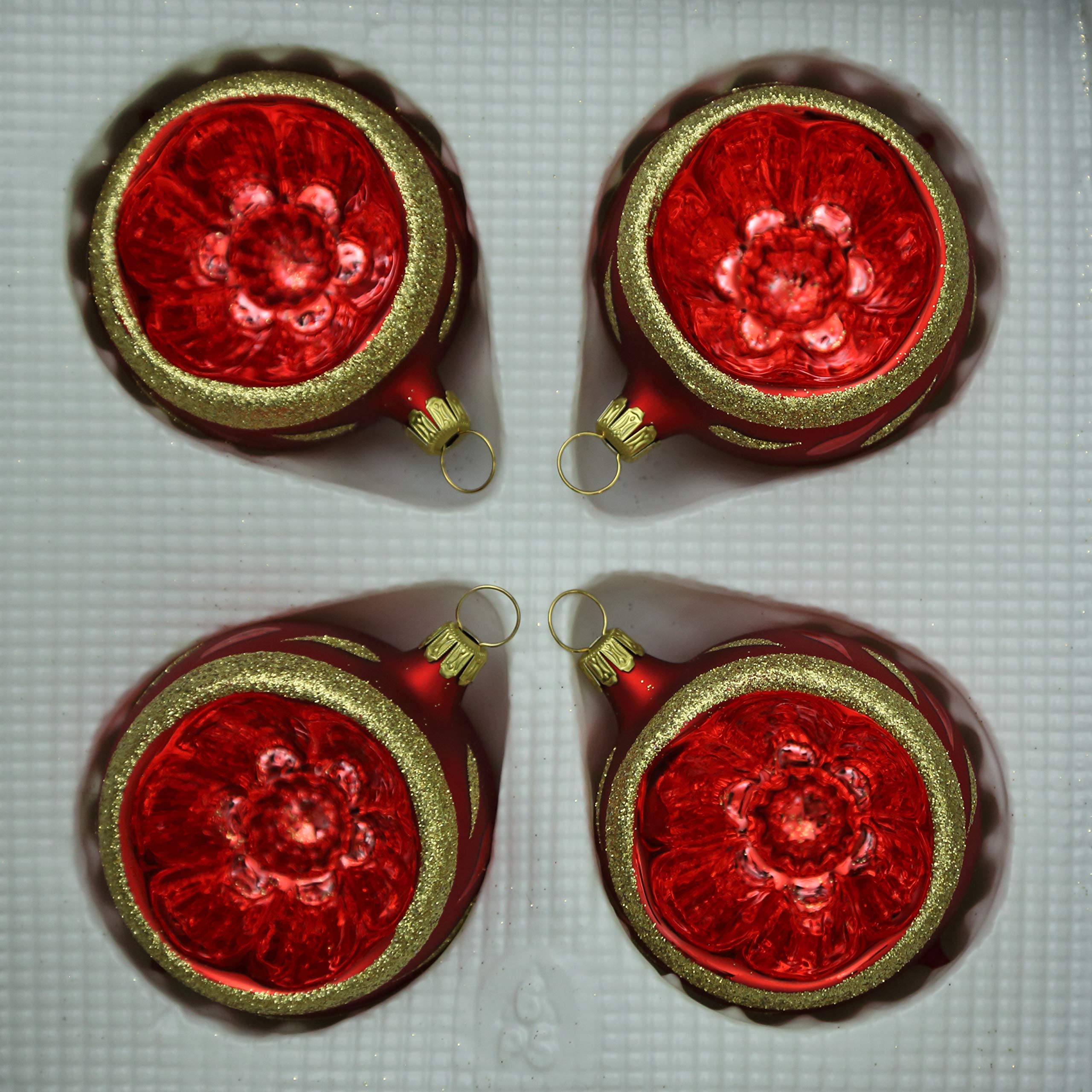 lauschaer-glas-christbaumkugeln-rot-matt-mit-dekor-4-st-ck-d-6-cm image 2