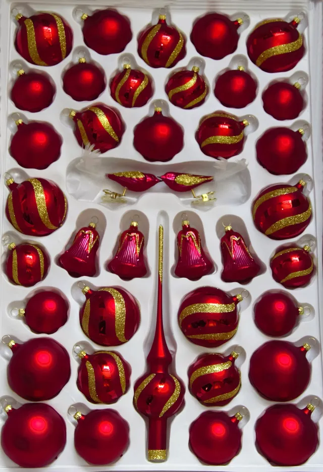 lauschaer-glas-christbaumschmuck-sortiment-mit-formglocken-dunkelrot-matt-39-tei image 1