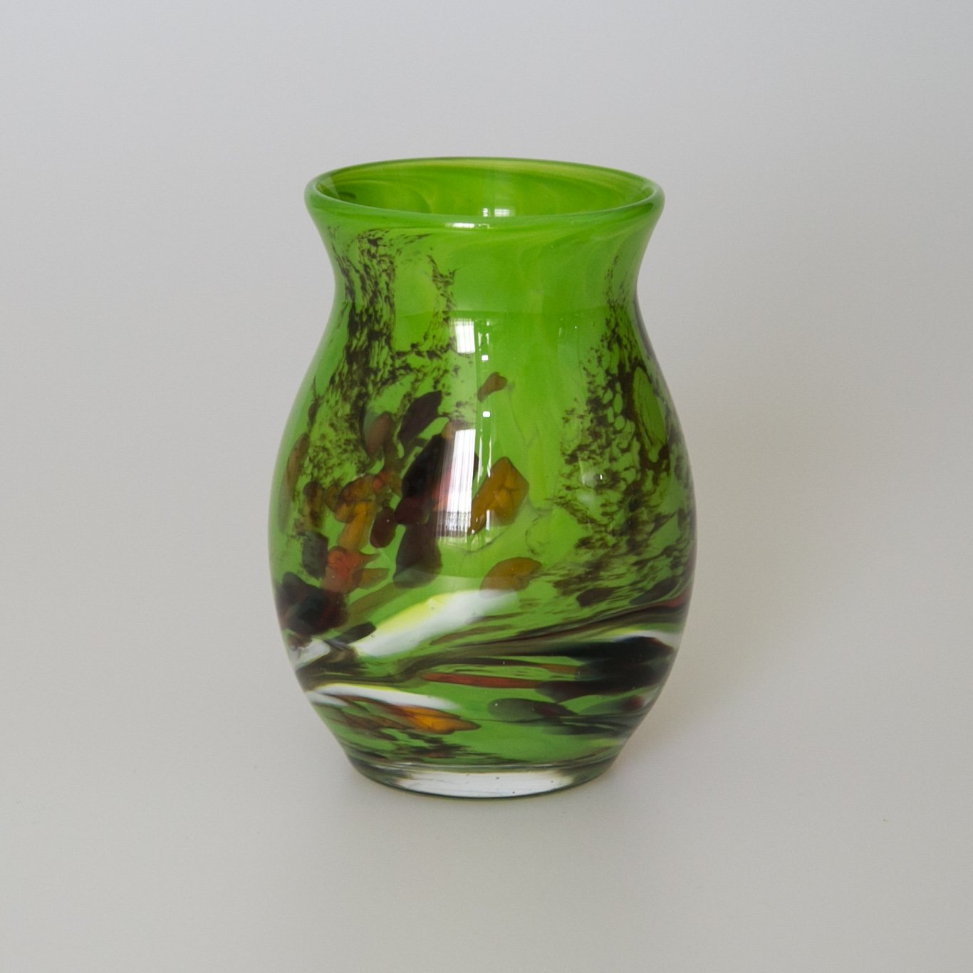 lauschaer-glas-vase-granulat-gr-n-h-13cm-mundgeblasen-handgeformt image 2