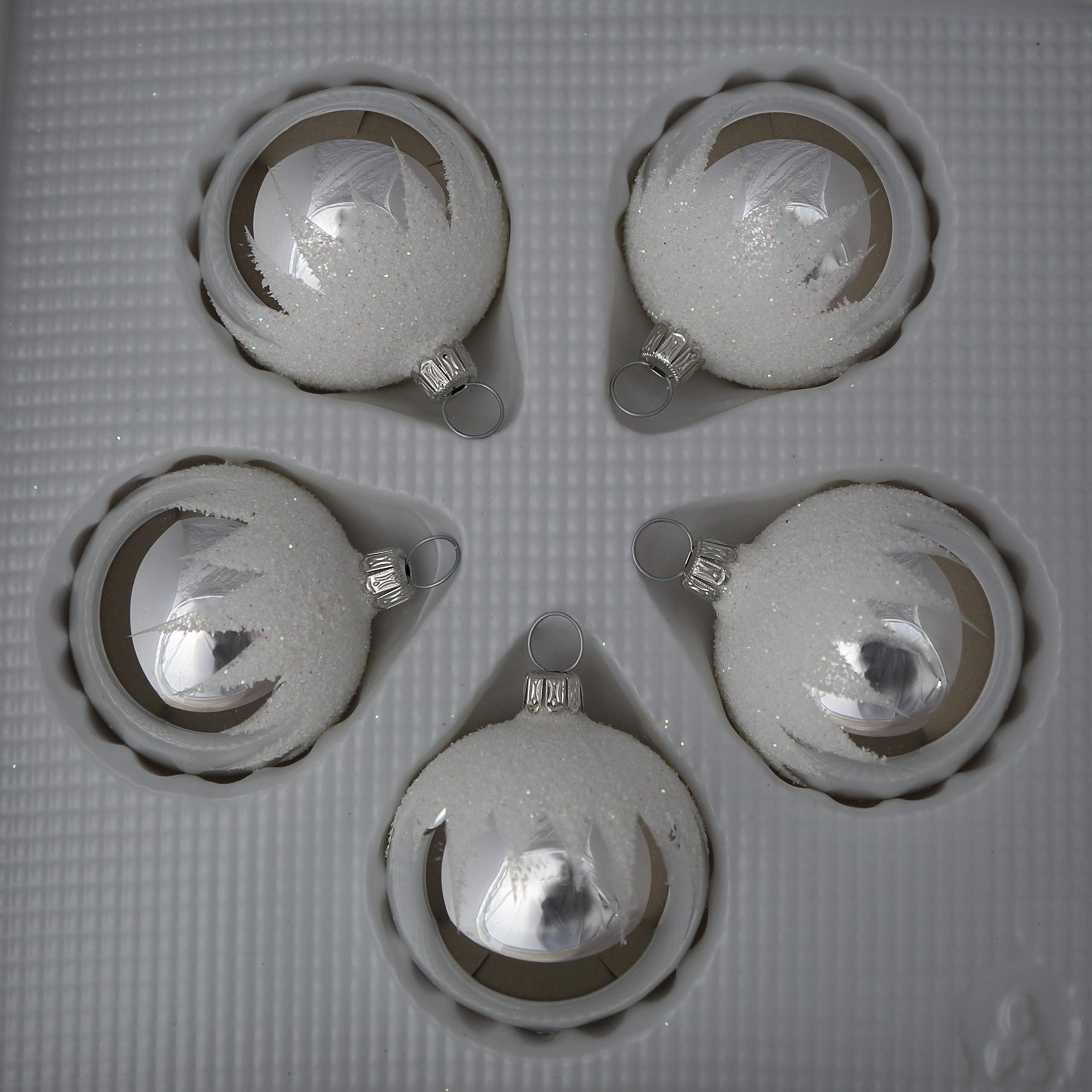 lauschaer-glas-christbaumkugeln-silber-mit-schneedachdekor-5-st-ck-d-5cm image 2